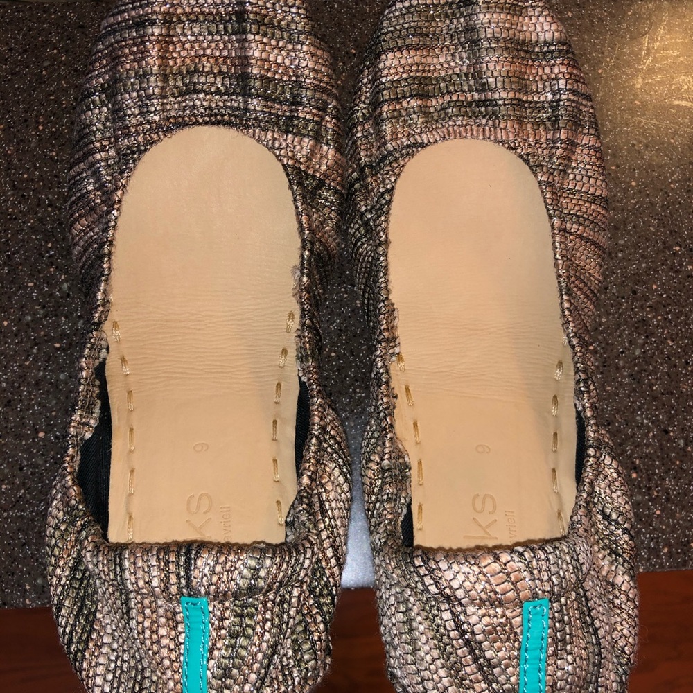 Tieks flats